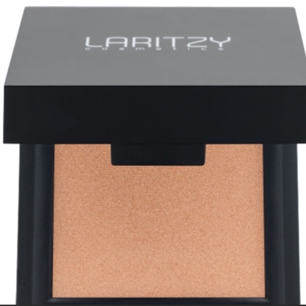 Laritzy Pressed Bronzer - Picture 2 of 4
